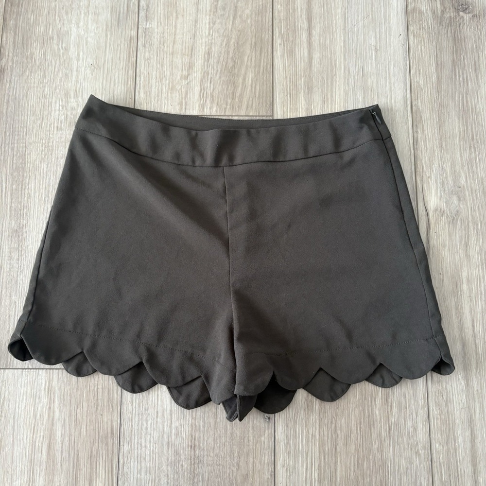 Monteau Shorts Scalloped Size Large‎ Green Zipper Side Los Angelos